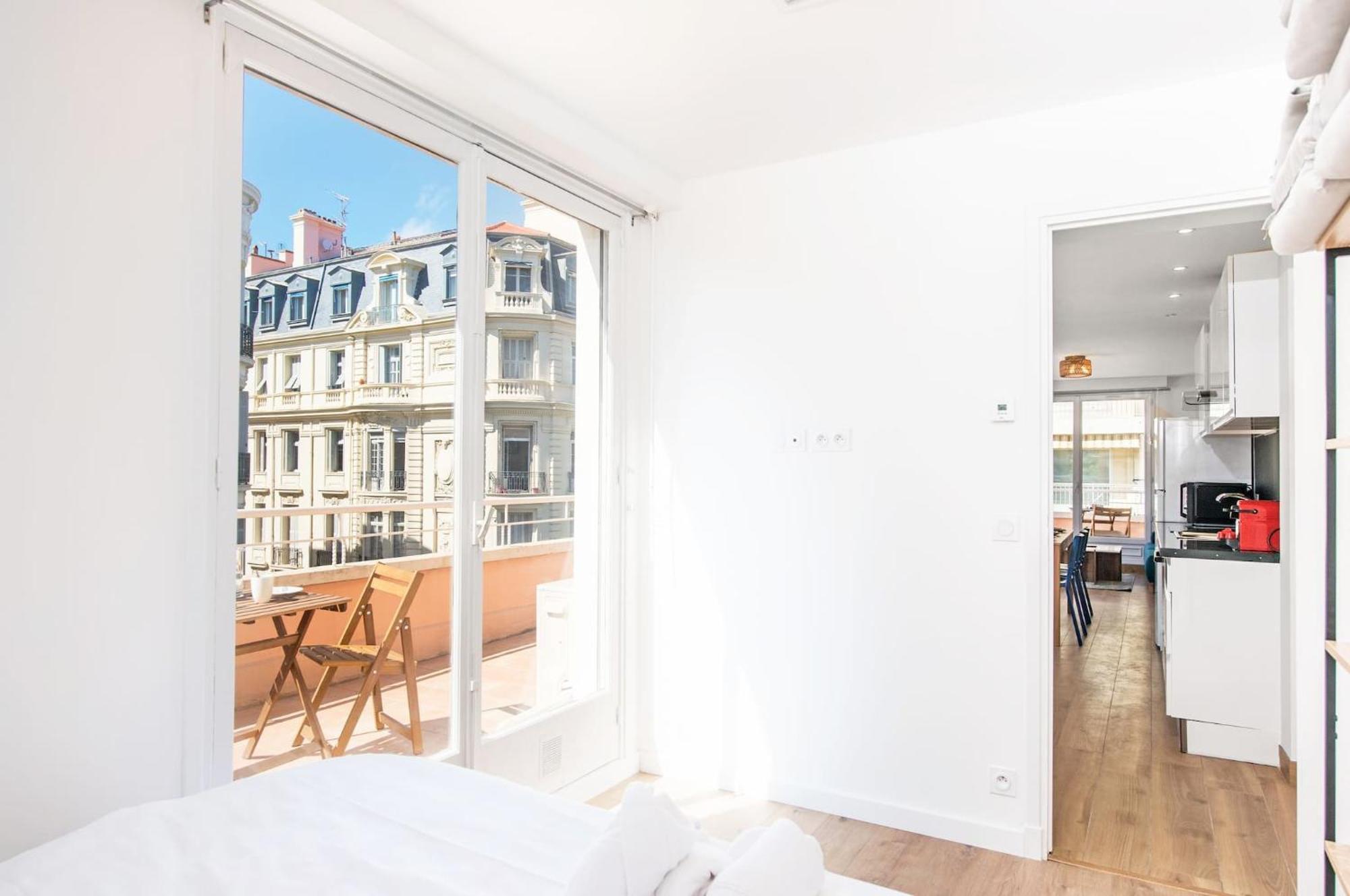 Gloria Marris Apartment