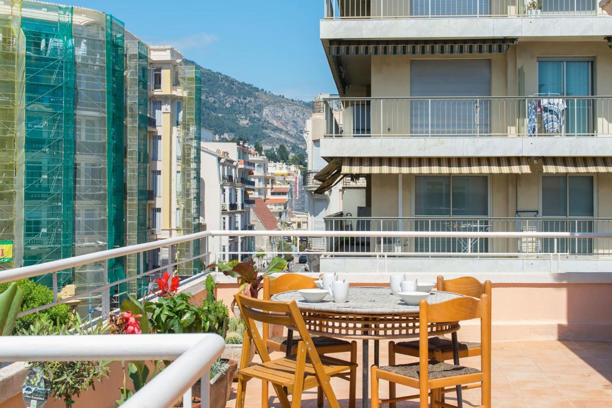 Gloria Marris Apartment